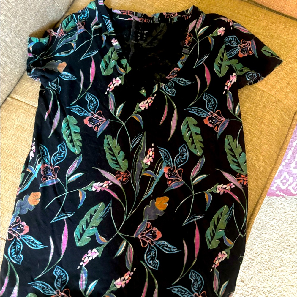 A new day floral tshirt. Size S